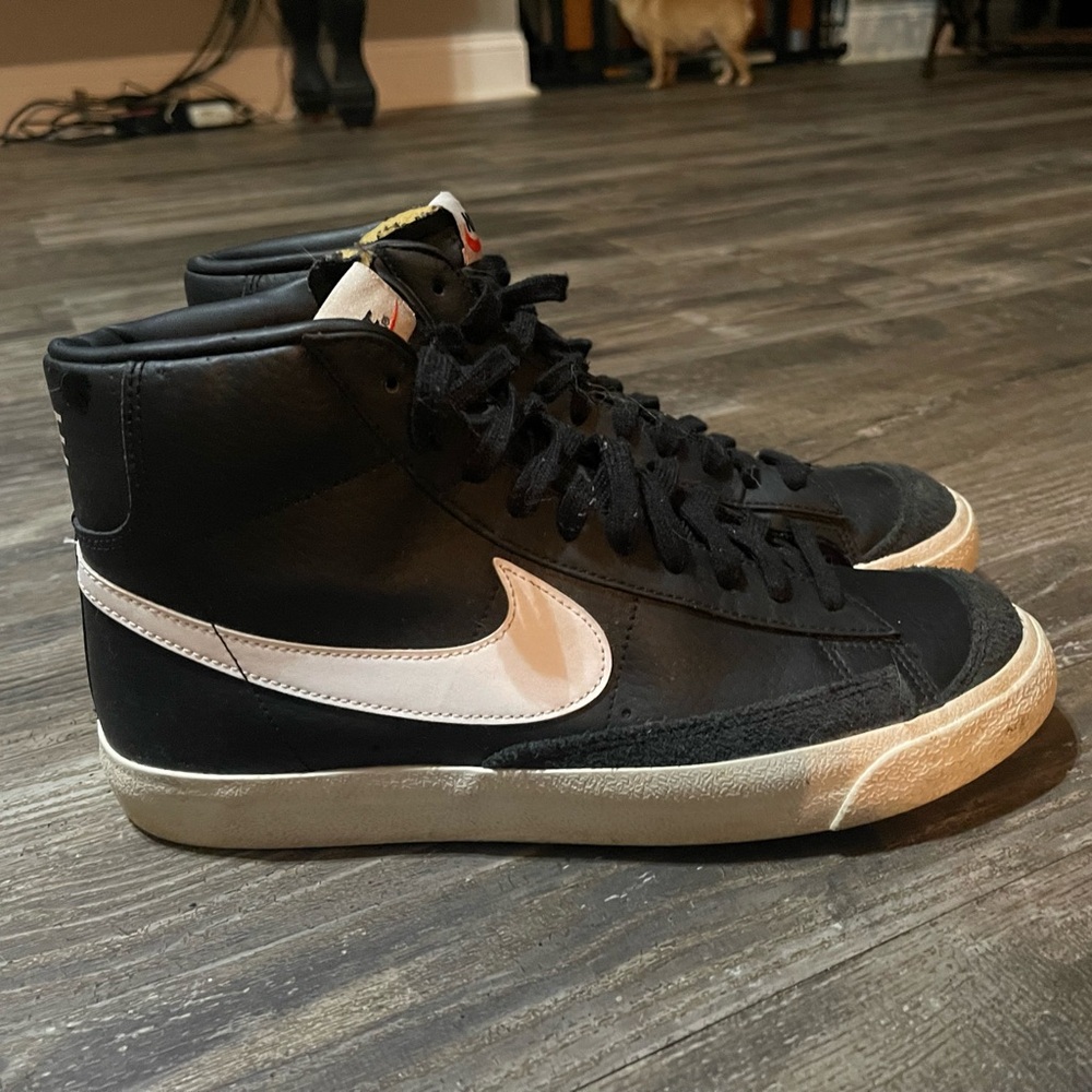 Black and White Leather Hi-Top Mens Nikes